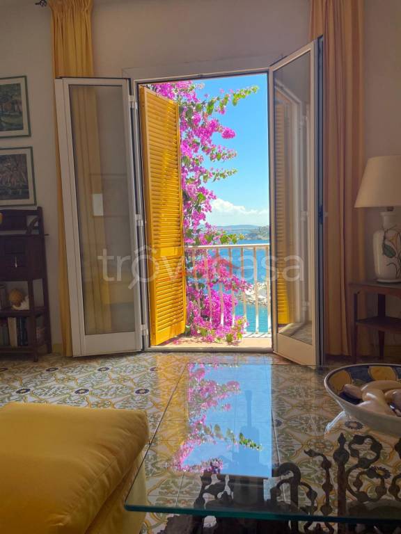 appartamento in vendita a Monte Argentario in zona Porto Santo Stefano