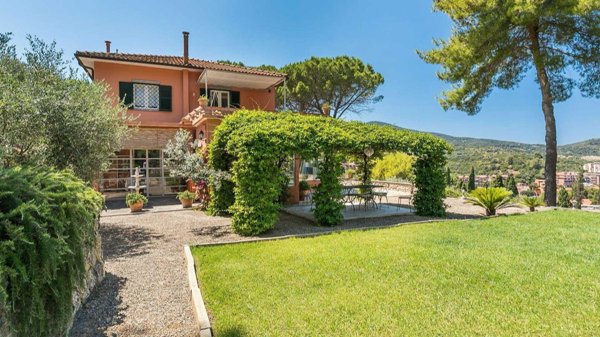 casa indipendente in vendita a Monte Argentario in zona Porto Ercole