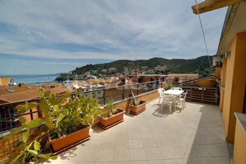 appartamento in vendita a Monte Argentario in zona Porto Santo Stefano