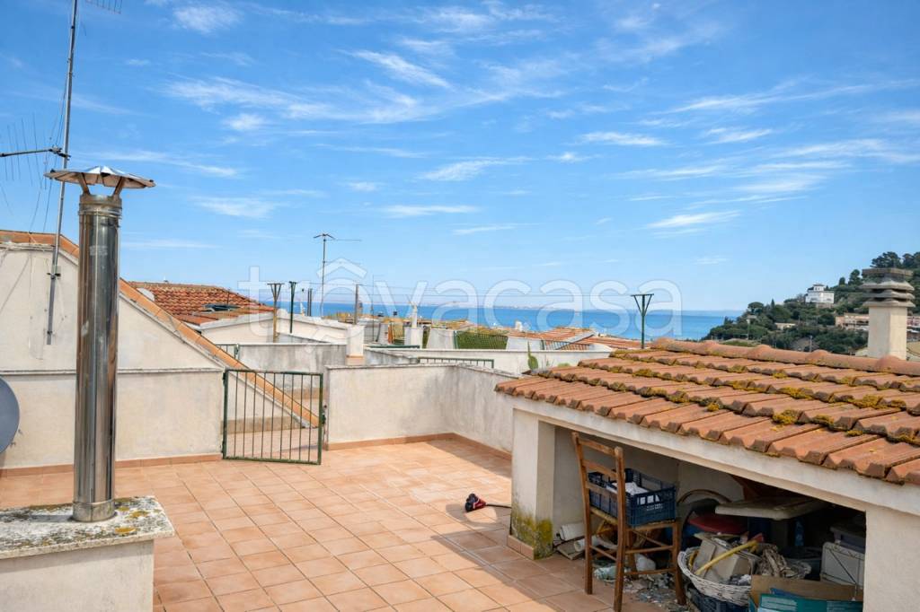 appartamento in vendita a Monte Argentario in zona Porto Santo Stefano