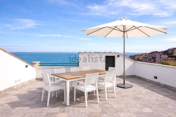 appartamento in vendita a Monte Argentario in zona Porto Santo Stefano