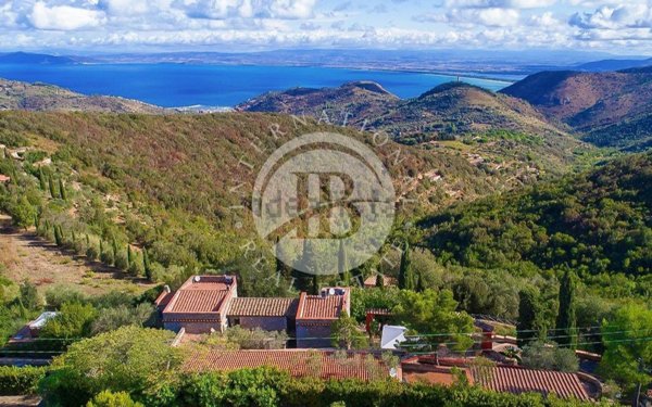 casa indipendente in vendita a Monte Argentario in zona Porto Santo Stefano
