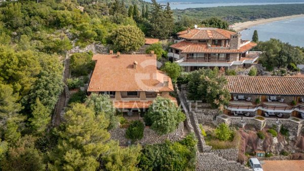casa indipendente in vendita a Monte Argentario in zona Porto Ercole
