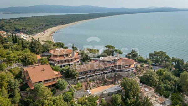 casa indipendente in vendita a Monte Argentario in zona Porto Ercole