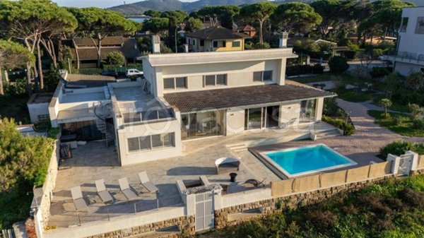 casa indipendente in vendita a Monte Argentario in zona Porto Santo Stefano