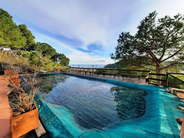 casa indipendente in vendita a Monte Argentario in zona Porto Ercole