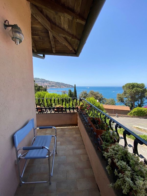 appartamento in vendita a Monte Argentario in zona Porto Santo Stefano