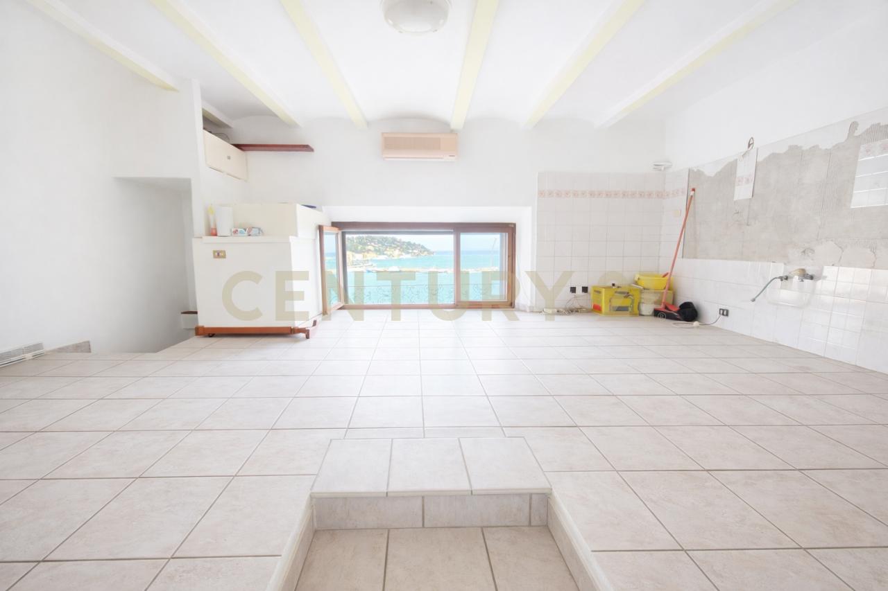 appartamento in vendita a Monte Argentario in zona Porto Santo Stefano