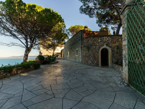 casa indipendente in vendita a Monte Argentario in zona Porto Santo Stefano