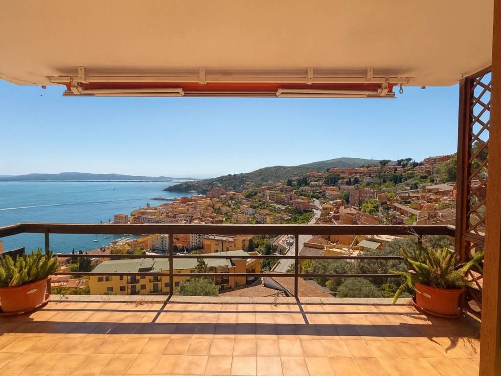 appartamento in vendita a Monte Argentario in zona Porto Santo Stefano
