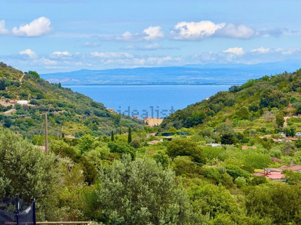 casa indipendente in vendita a Monte Argentario in zona Porto Santo Stefano
