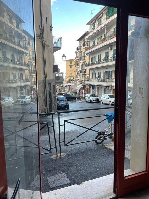 locale commerciale in vendita a Monte Argentario in zona Porto Santo Stefano