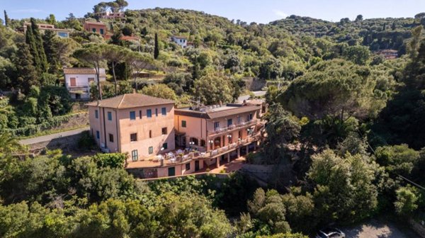negozio in vendita a Monte Argentario in zona Porto Santo Stefano