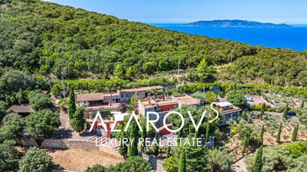 villa in vendita a Monte Argentario in zona Porto Santo Stefano