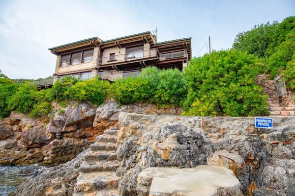 casa indipendente in vendita a Monte Argentario in zona Porto Santo Stefano