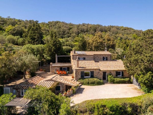 casa indipendente in vendita a Monte Argentario in zona Porto Ercole