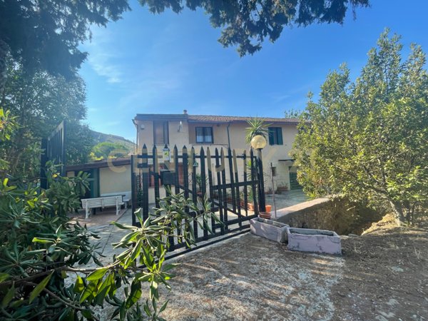 casa indipendente in vendita a Monte Argentario in zona Porto Ercole