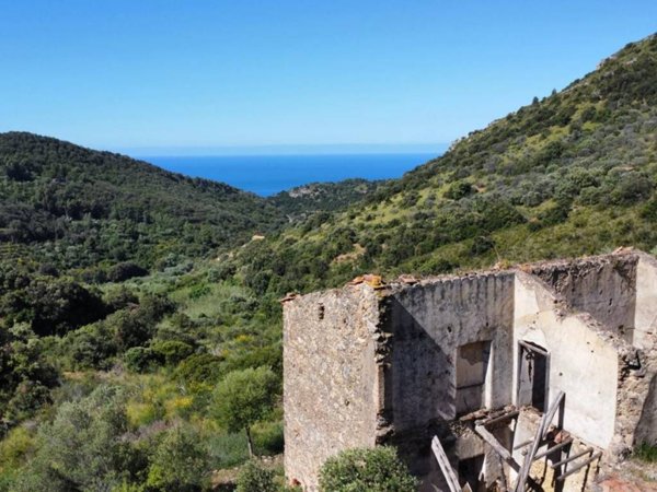 casa indipendente in vendita a Monte Argentario in zona Porto Santo Stefano