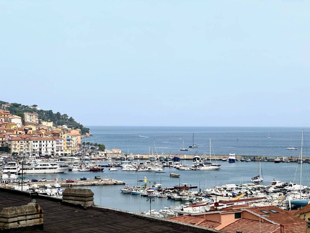 appartamento in vendita a Monte Argentario in zona Porto Santo Stefano