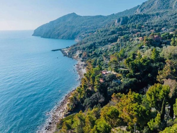 casa indipendente in vendita a Monte Argentario in zona Porto Ercole