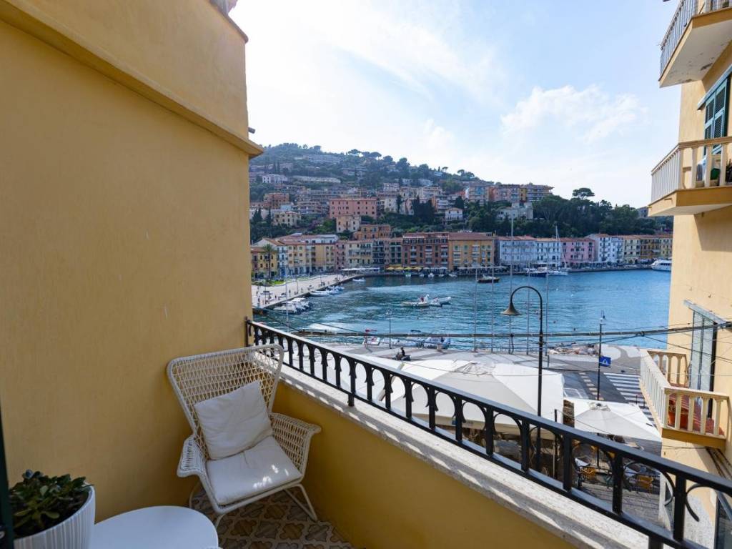 appartamento in vendita a Monte Argentario in zona Porto Santo Stefano