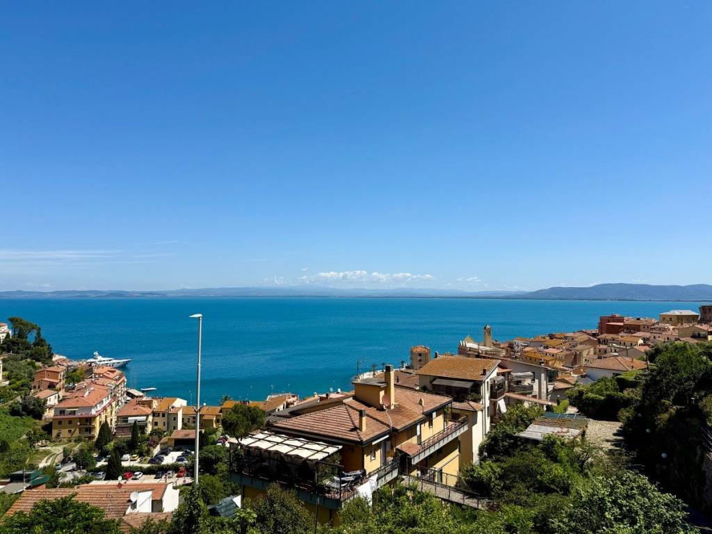 appartamento in vendita a Monte Argentario in zona Porto Santo Stefano