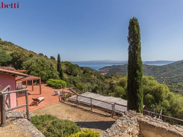 casa indipendente in vendita a Monte Argentario in zona Porto Santo Stefano