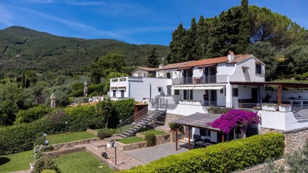 casa indipendente in vendita a Monte Argentario in zona Porto Ercole