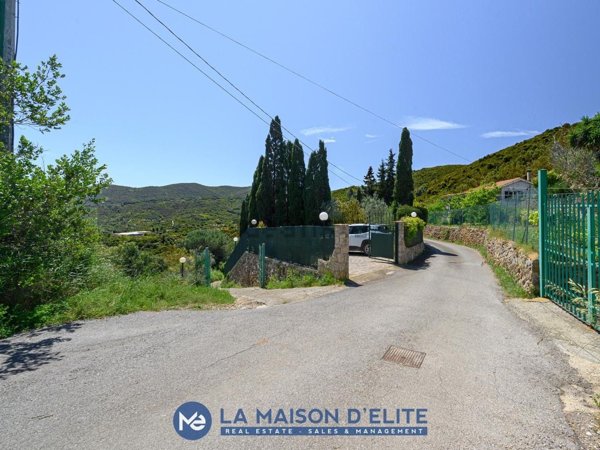 locale di sgombero in vendita a Monte Argentario in zona Porto Santo Stefano
