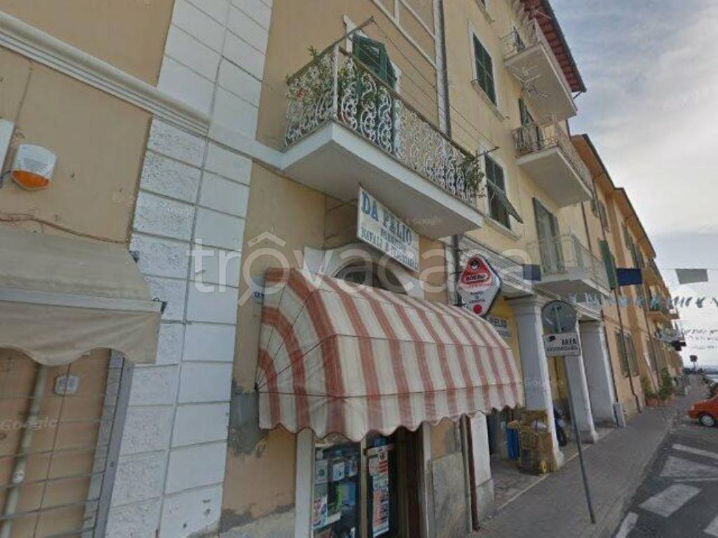 locale commerciale in vendita a Monte Argentario in zona Porto Santo Stefano