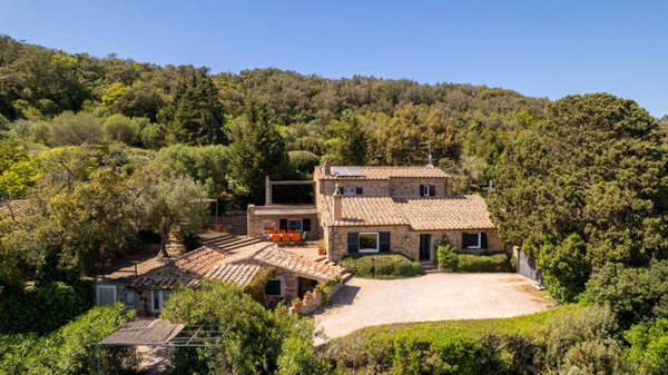 casa indipendente in vendita a Monte Argentario in zona Porto Ercole