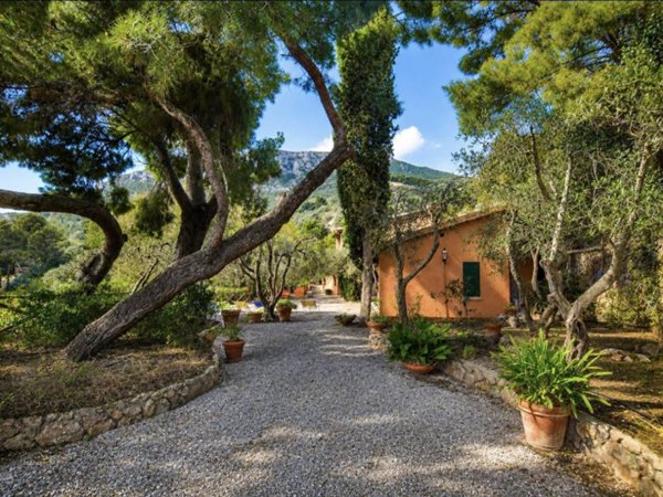 casa indipendente in vendita a Monte Argentario in zona Porto Ercole
