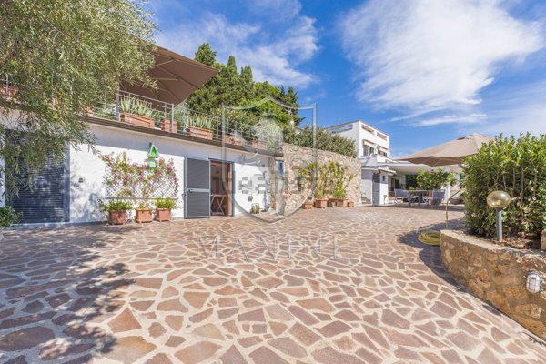 casa indipendente in vendita a Monte Argentario in zona Porto Ercole
