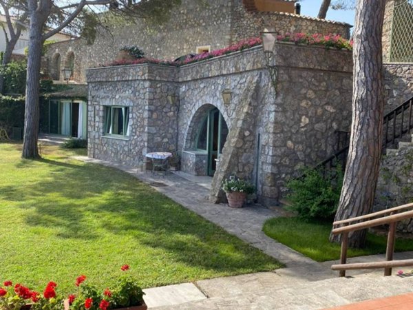 casa indipendente in vendita a Monte Argentario