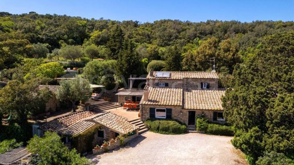 casa indipendente in vendita a Monte Argentario in zona Porto Ercole