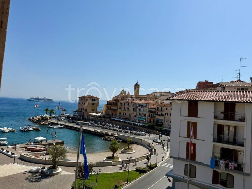 appartamento in vendita a Monte Argentario in zona Porto Santo Stefano