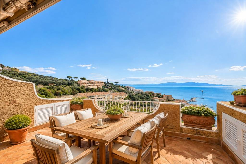 appartamento in vendita a Monte Argentario in zona Porto Santo Stefano