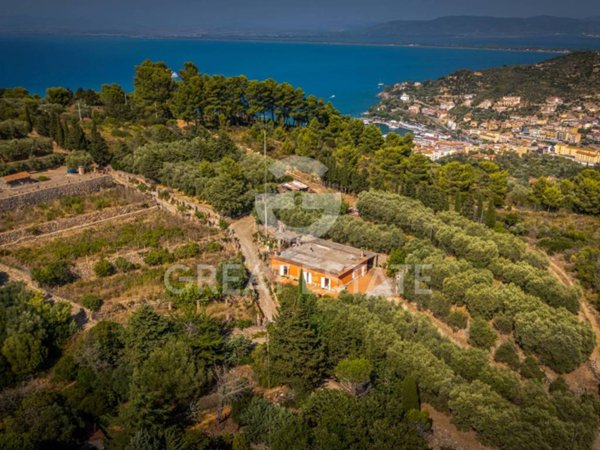 casa indipendente in vendita a Monte Argentario in zona Porto Santo Stefano