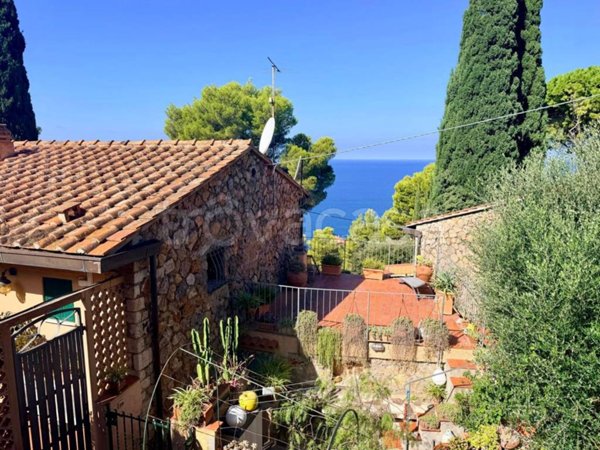 casa indipendente in vendita a Monte Argentario in zona Cala Piccola