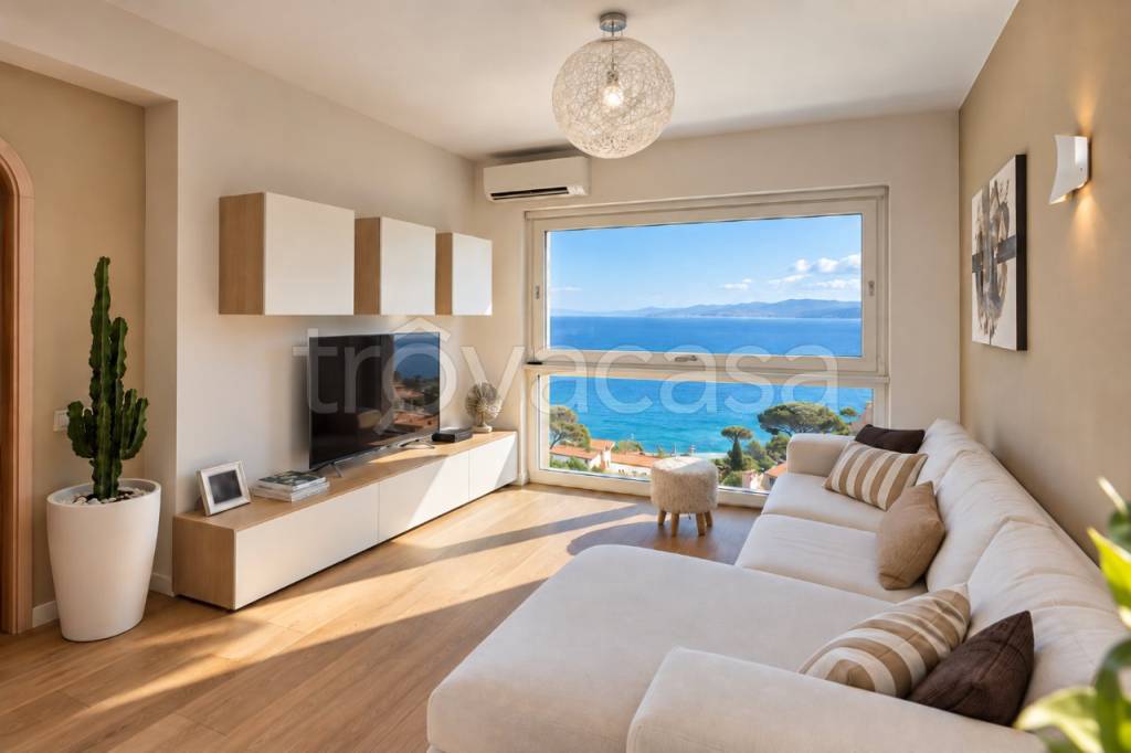 appartamento in vendita a Monte Argentario in zona Porto Santo Stefano