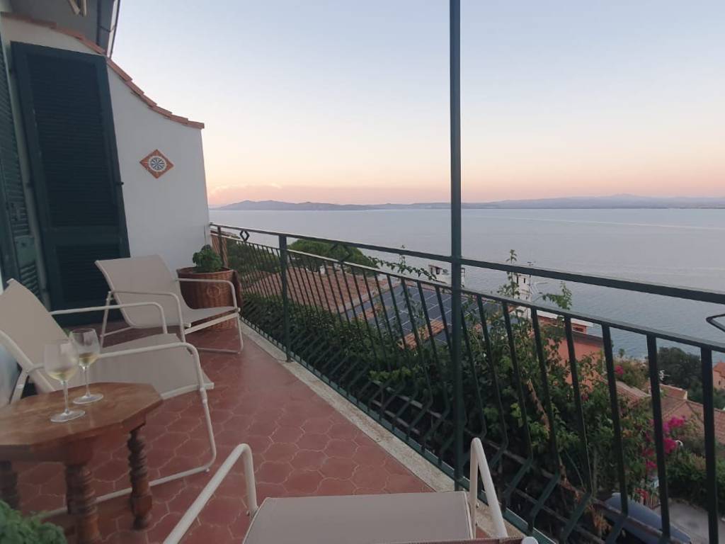 appartamento in vendita a Monte Argentario in zona Porto Santo Stefano