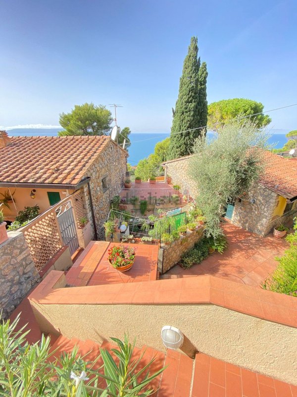 appartamento in vendita a Monte Argentario in zona Cala Piccola