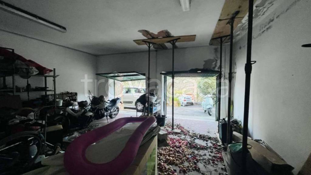 box auto in vendita a Monte Argentario in zona Porto Santo Stefano