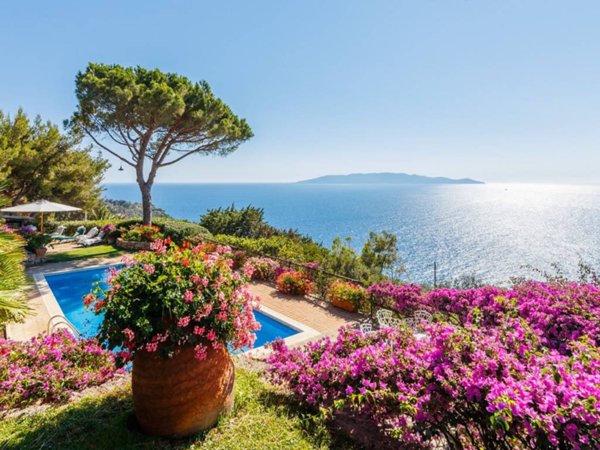 casa indipendente in vendita a Monte Argentario in zona Cala Moresca