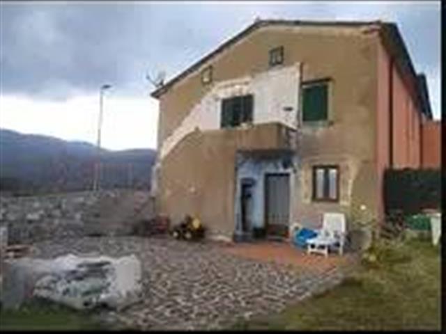 casa indipendente in vendita a Montieri