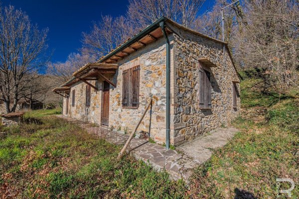 casale in vendita a Montieri