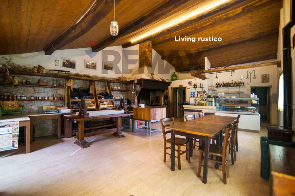 casa indipendente in vendita a Montieri in zona Gerfalco