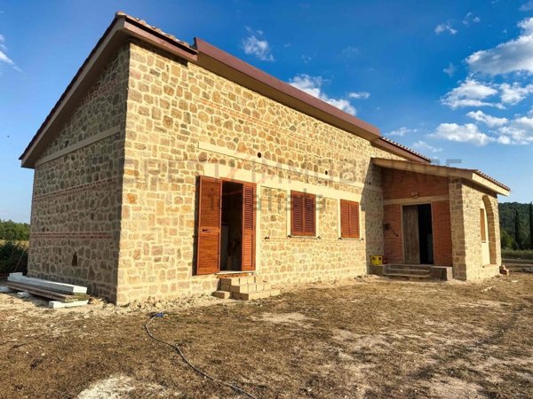 casa indipendente in vendita a Montieri