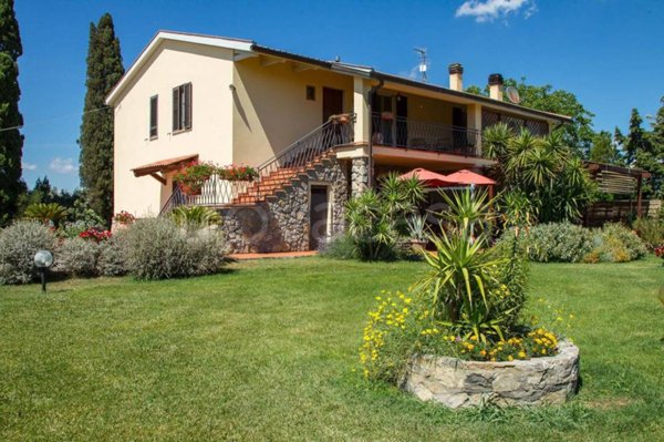 casa indipendente in vendita ad Orbetello in zona Giannella