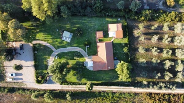 casa indipendente in vendita ad Orbetello in zona Albinia